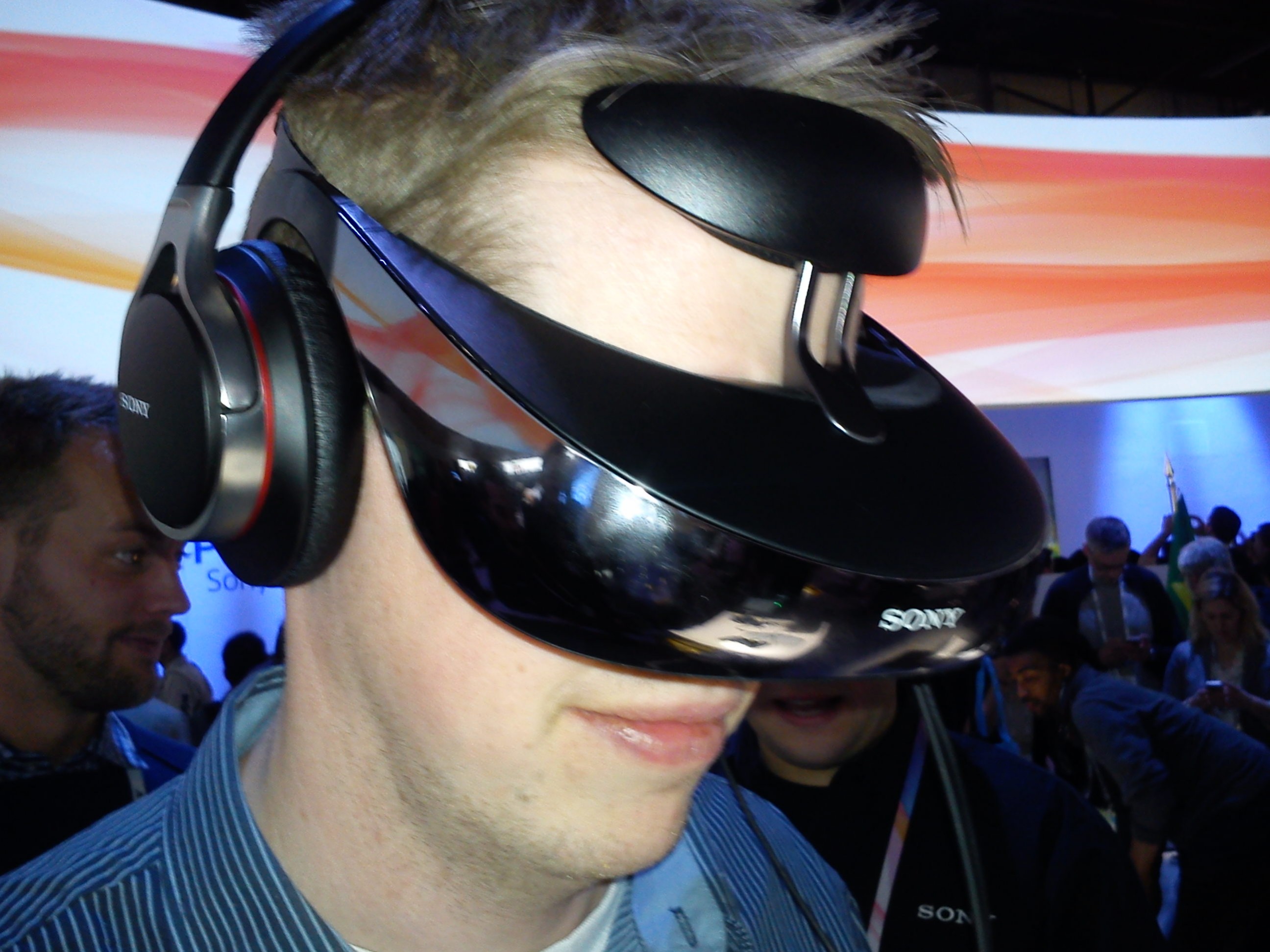 CES 2014: Мы опробовали новый виртуальный шлем Sony - изображение обложка