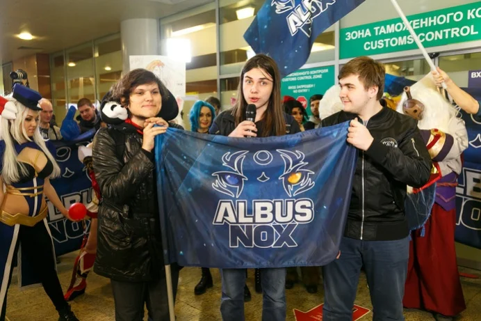 Болельщики Albus NoX Luna и поклонники League of Legends устроили для команды шоу-сюрприз - фото 3