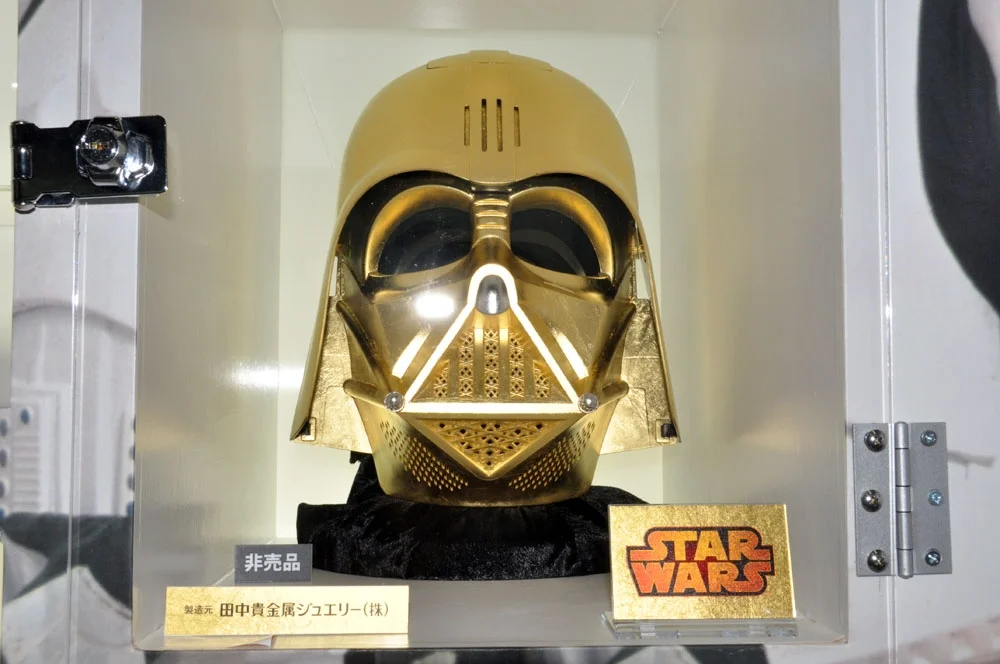 Сделанную из чистого золота маску Дарта Вейдера оценили в 1,4 миллиона долларов - фото 1