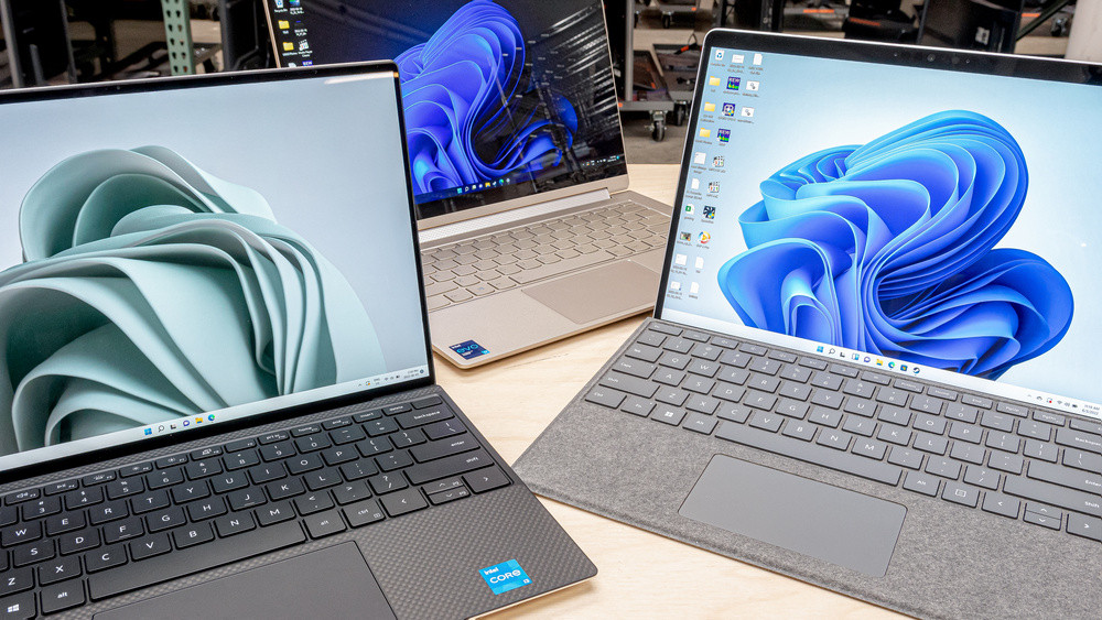 СМИ: доля поставляемых в Россию ноутбуков с Windows сократилась до 30% - изображение обложка