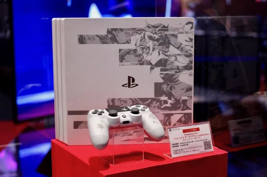 В Японии выпустят PlayStation 4 в стиле Persona 5 The Royal - изображение обложка