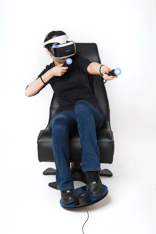 Летом выйдет контроллер движения для PlayStation VR, который управляется ногами - фото 1