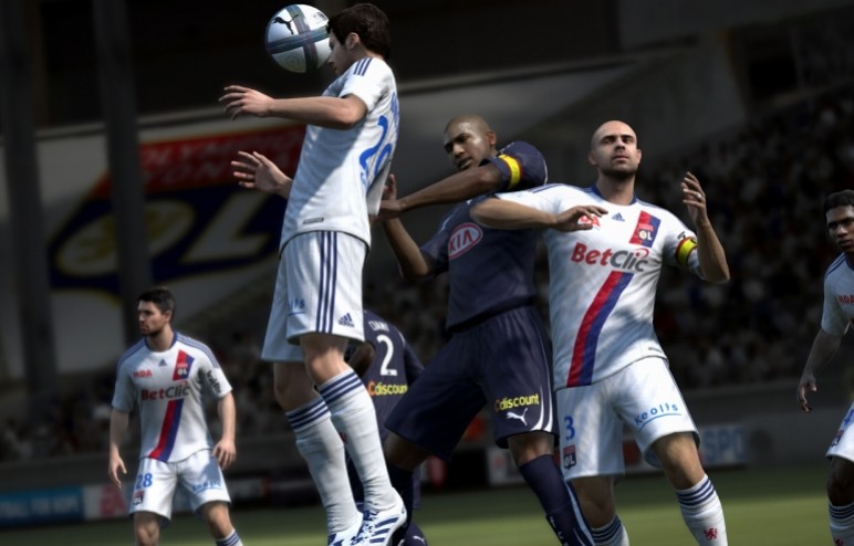 ЕА анонсировала «FIFA 12: Расширенное издание» - изображение обложка