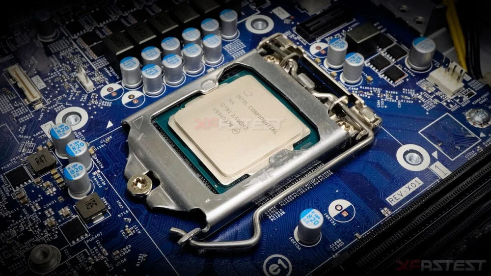 Появились качественные фото процессора Intel Core i9-10900 - фото 2