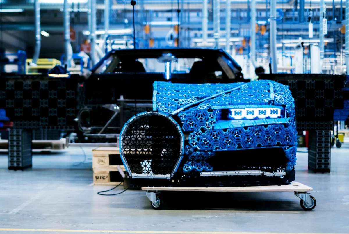 Из деталей LEGO собрали полноразмерную модель Bugatti Chiron - фото 3
