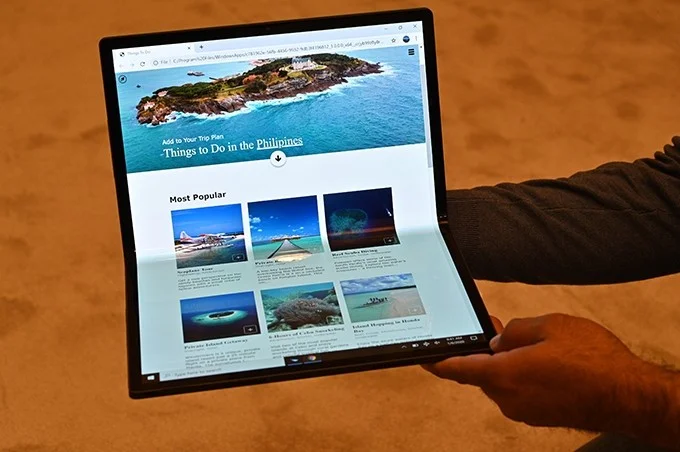Intel показала-таки концепт ноутбука со складным экраном - фото 1