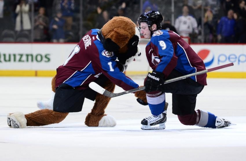 Демоверсия NHL 15 появится в конце месяца - изображение обложка