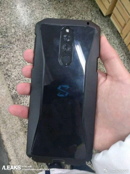 Опубликованы новые фото игрового смартфона Xiaomi Black Shark 2 - фото 3
