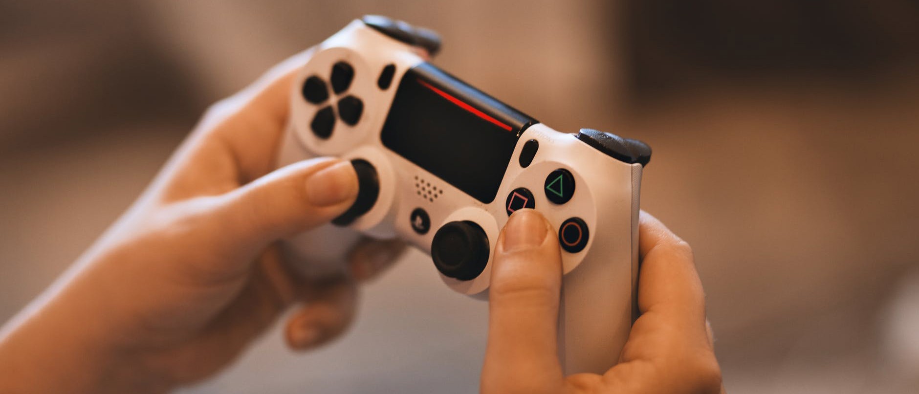 У DualShock 5 будут сенсорная панель и световая полоска - изображение обложка