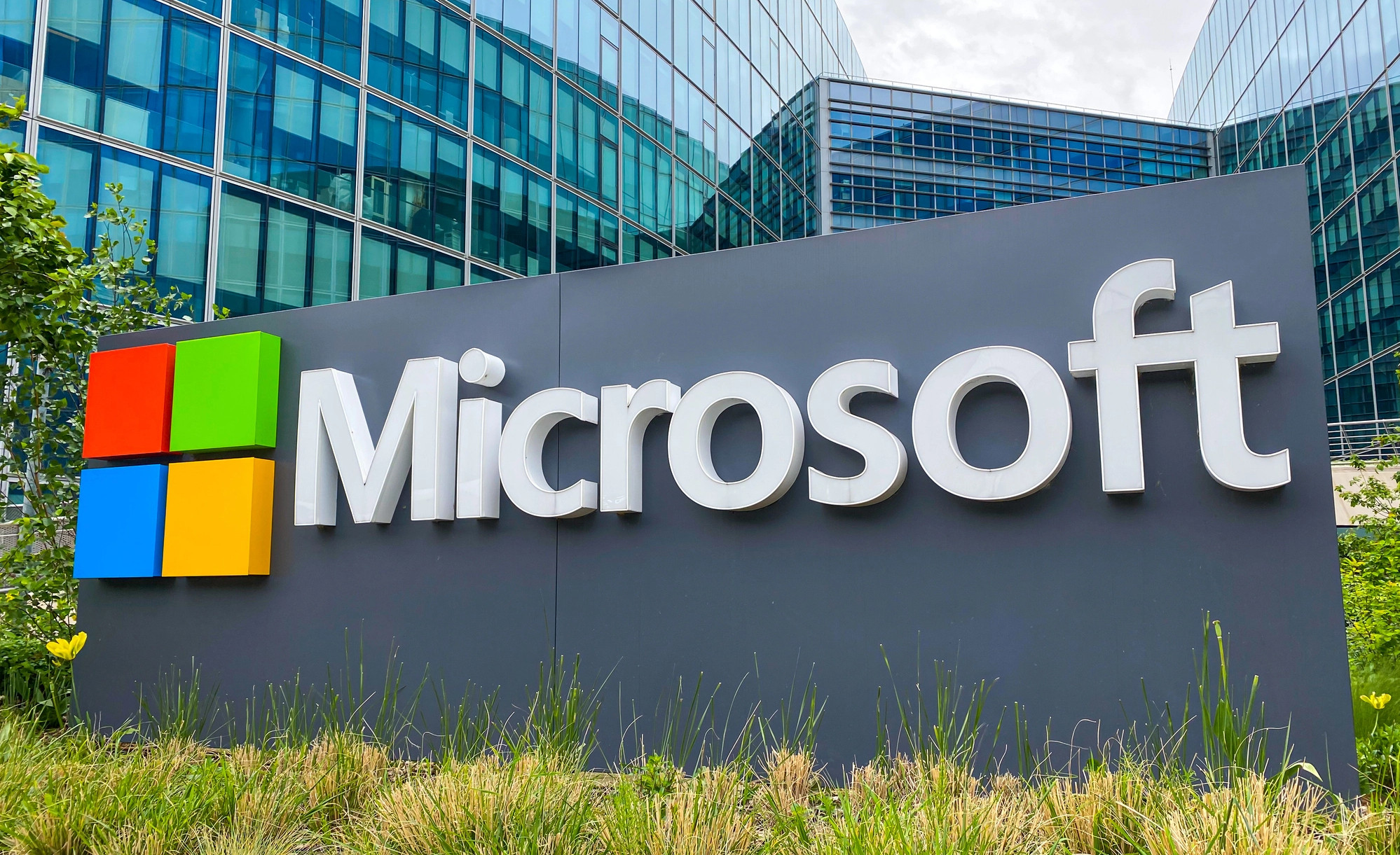 Акции Microsoft продолжают расти после блокировки CMA сделки с Activision Blizzard - изображение обложка