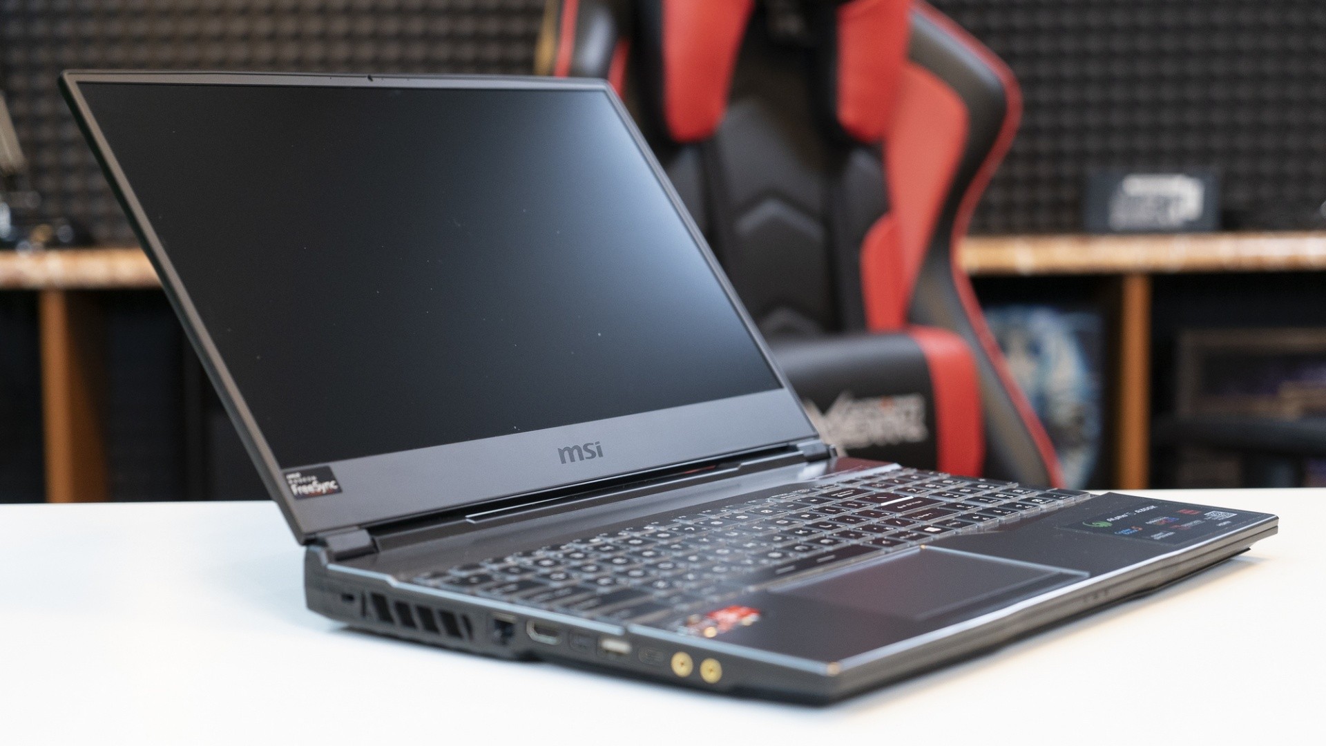 Подари себе на 23 февраля: игровой ноутбук MSI - изображение обложка