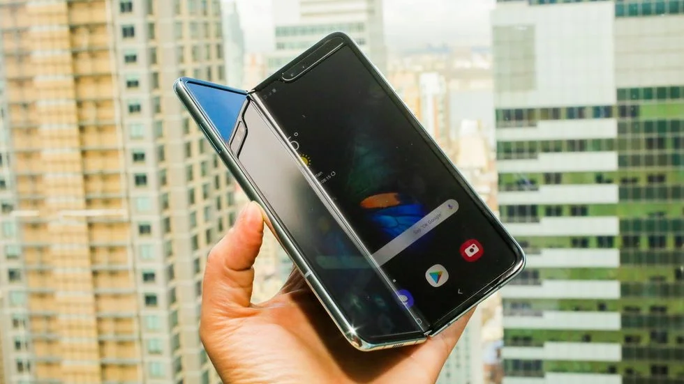 Журналисты оценили складной смартфон Samsung Galaxy Fold - фото 4