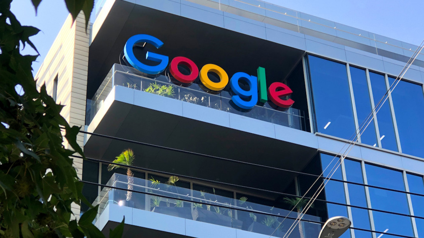 Google приостановил продажу онлайн-рекламы в России - изображение обложка