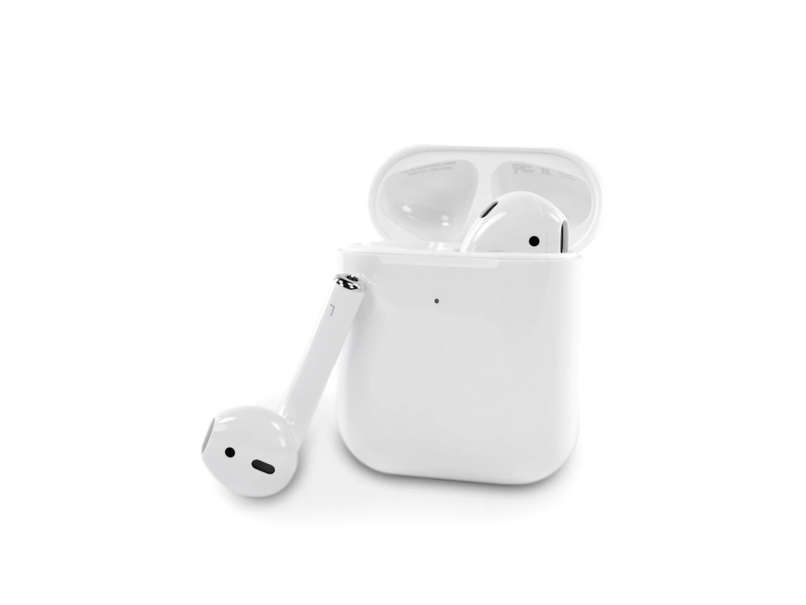 Ремонту не подлежат: в iFixit изучили внутренний мир наушников AirPods 2 - изображение обложка