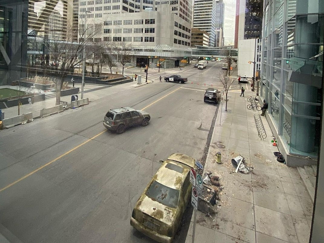 В сети появились новые фото со съёмок сериала The Last of Us с главными героями - изображение 2 В сети появились новые фото со съёмок сериала The Last of Us с главными героями - фото 2