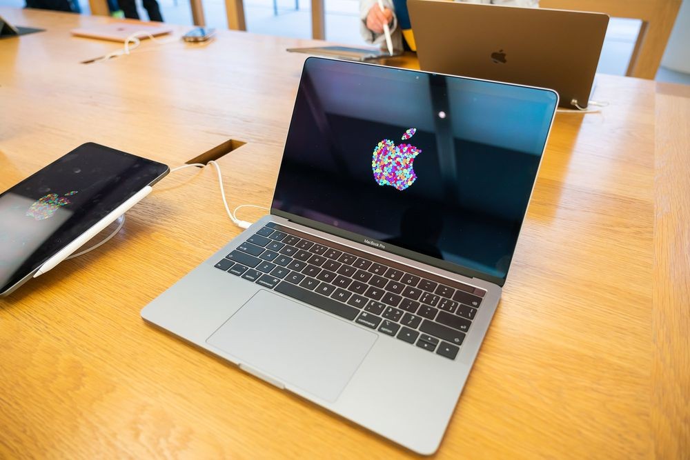 Bloomberg: Apple выпустит Mac на собственном процессоре в 2021 году - изображение обложка