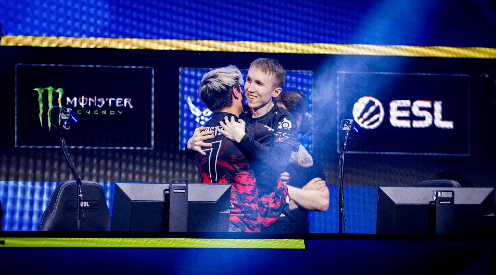 Рейтинг Hltv: FaZe вошла в топ-5, а Virtus.pro потеряла позиции - изображение обложка