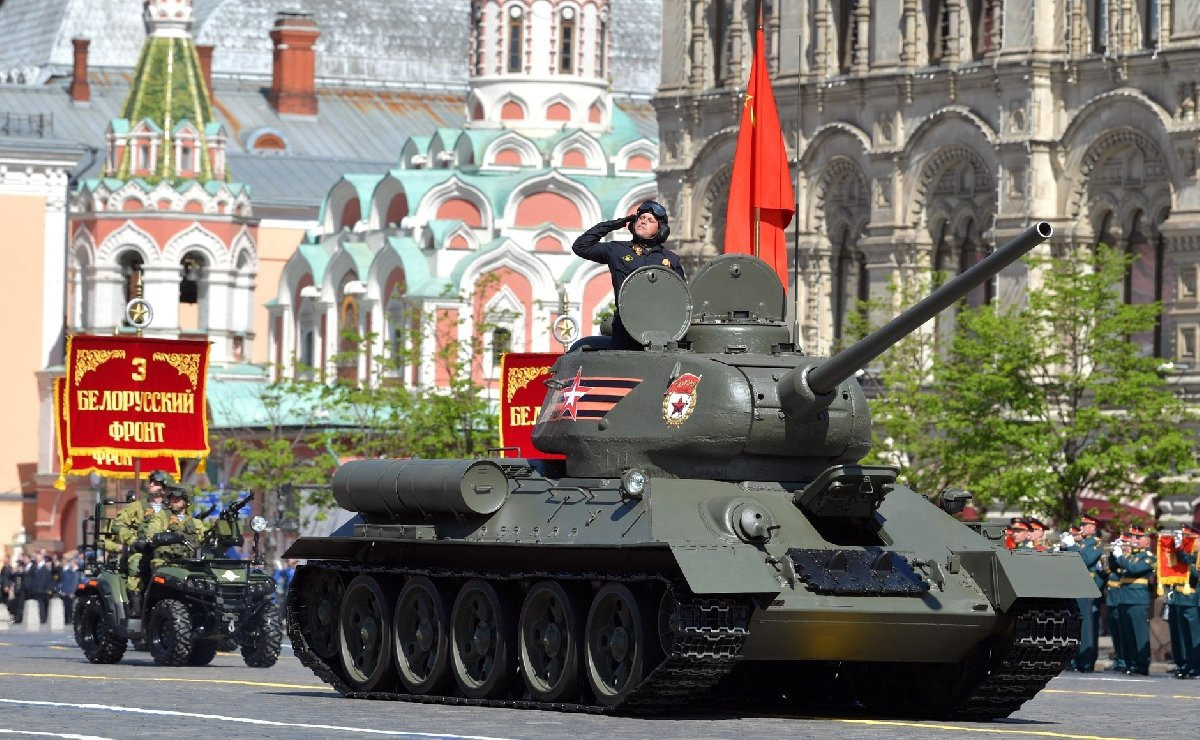 Виртуальный Парад Победы провели в War Thunder - изображение обложка