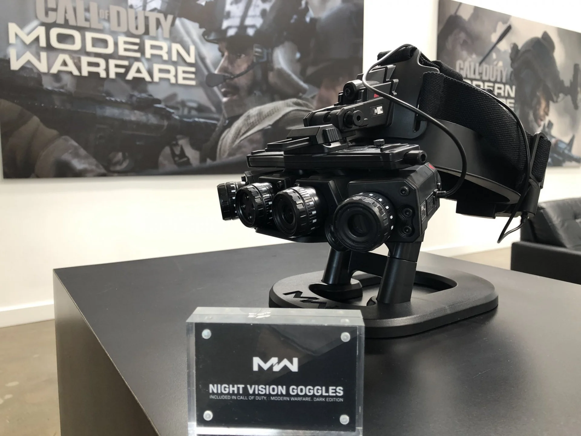 В коллекционное издание Call of Duty: Modern Warfare войдут очки ночного видения - фото 2