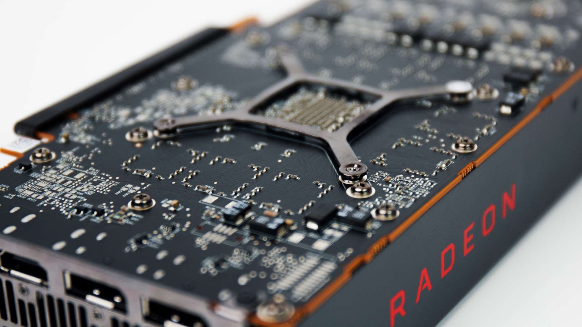 Карты RX 5600 XT могут выйти только с 6 ГБ памяти - изображение обложка