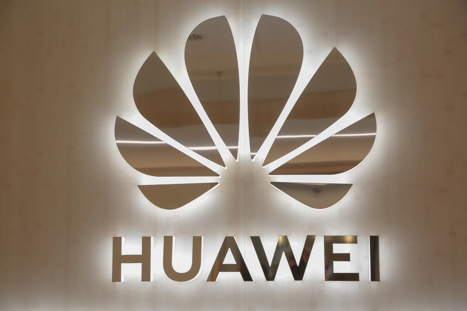 В Huawei придумали, как вернуть сервисы Google на свои смартфоны - изображение обложка
