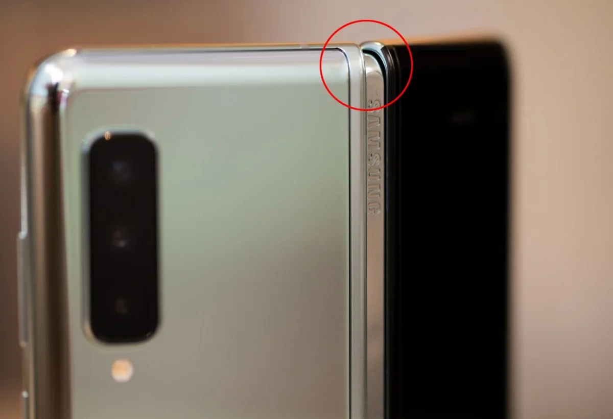В iFixit объяснили причину поломок экранов Samsung Galaxy Fold - фото 1