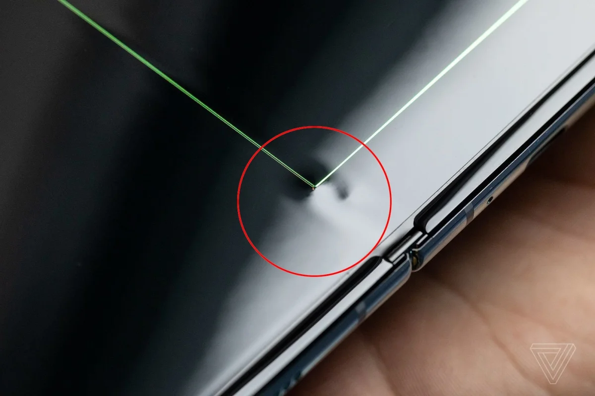 В iFixit объяснили причину поломок экранов Samsung Galaxy Fold - фото 2