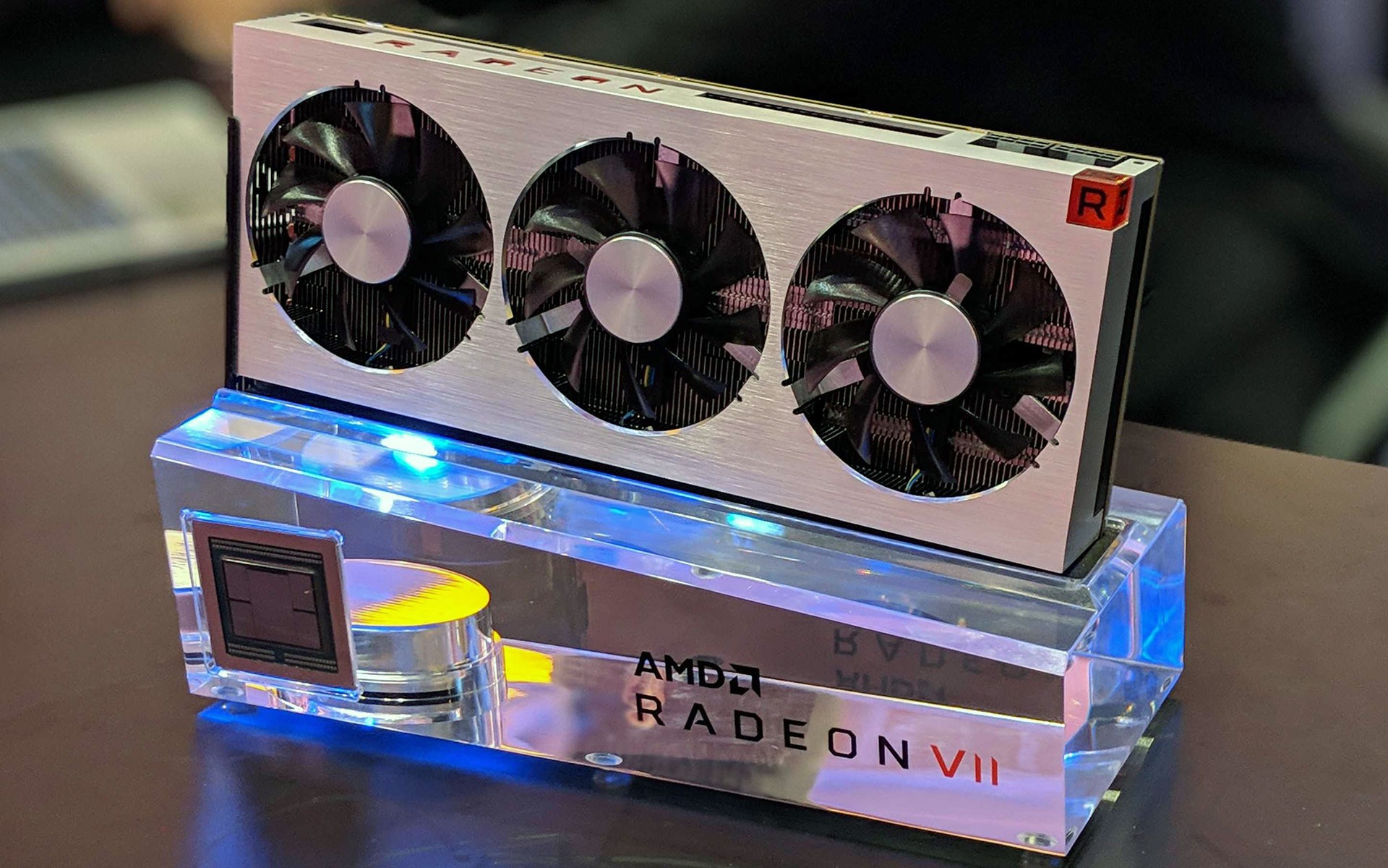 СМИ: AMD прекращает производство видеокарт Radeon VII - изображение обложка
