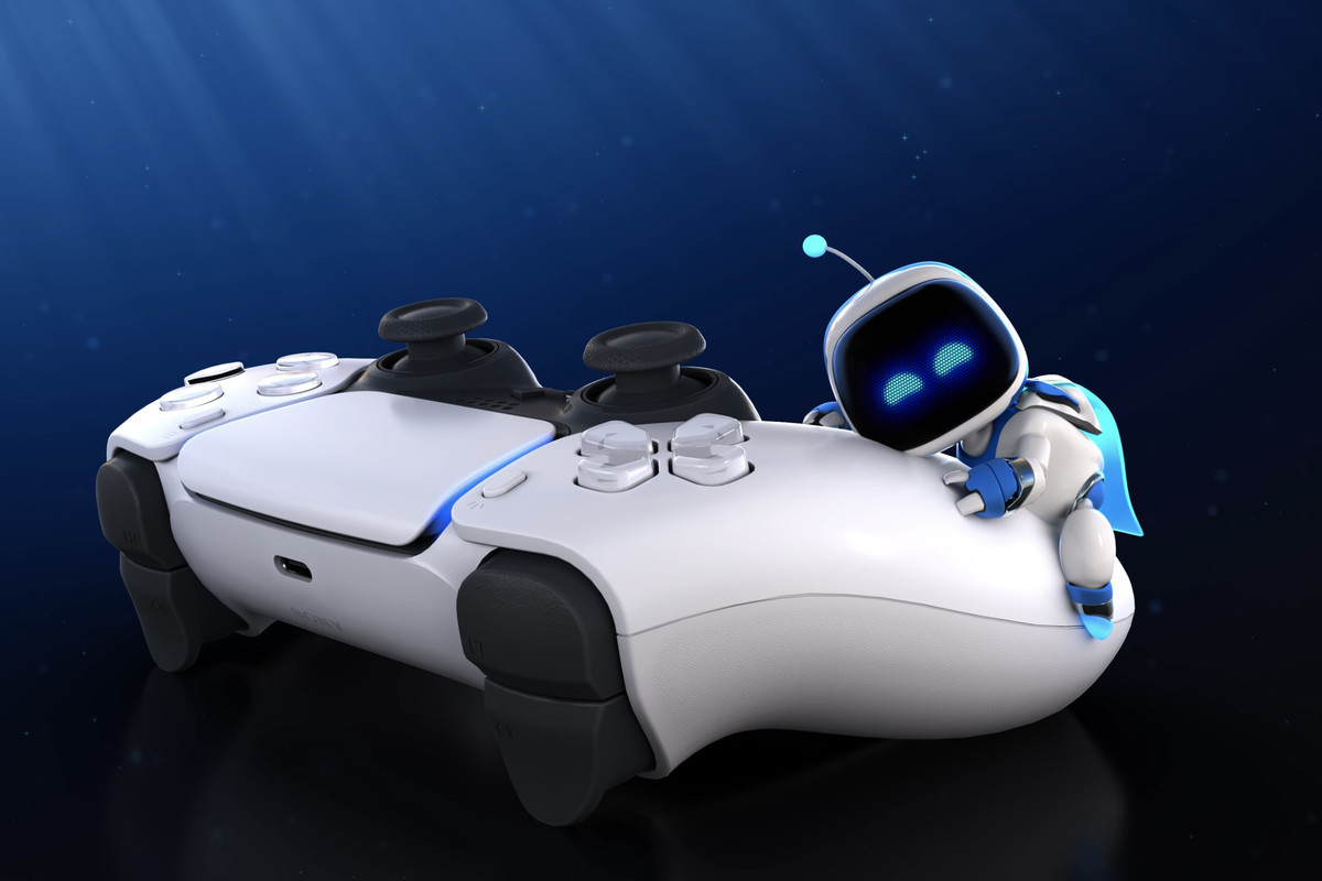 Фил Спенсер похвалил DualSense и намекнул на обновление для Xbox - изображение обложка