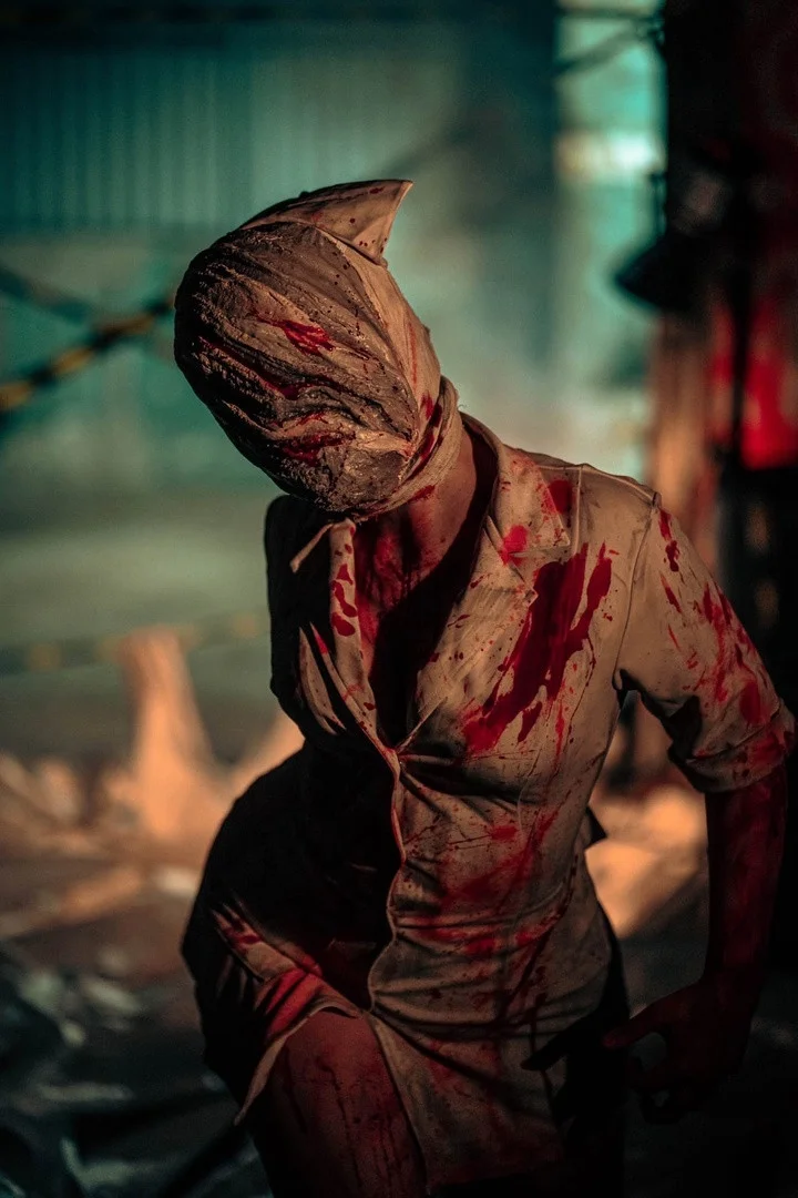 Косплеер показала чудовищную медсестру из серии Silent Hill - фото 3