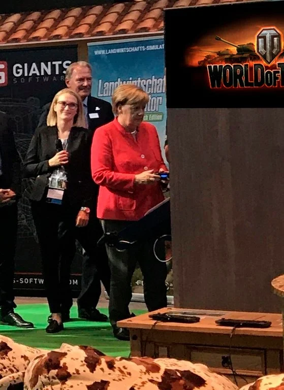 Ангела Меркель открыла gamescom 2017 - фото 6