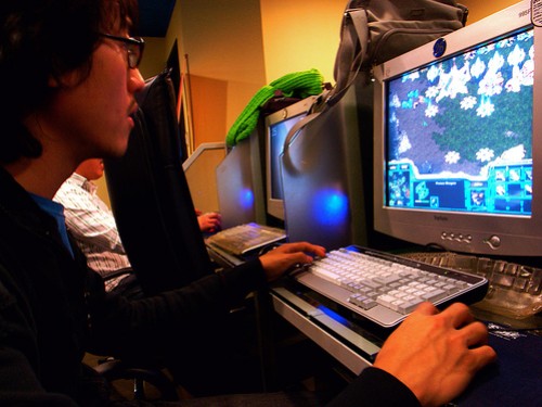 Следователи допрашивают киберспортсменов - изображение обложка