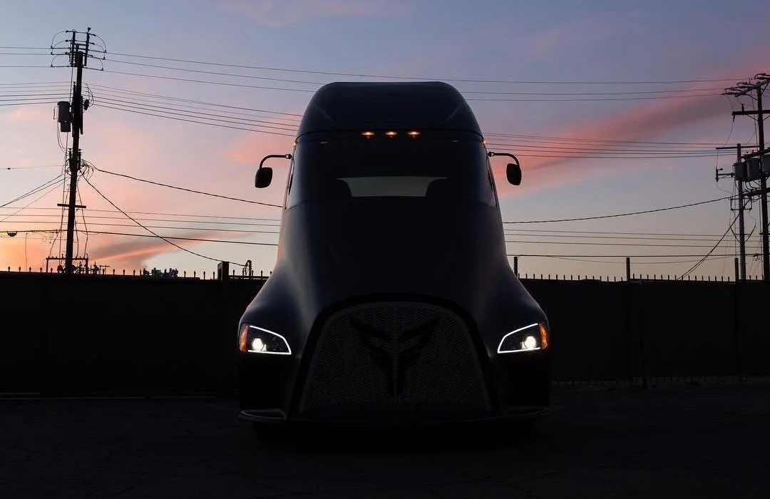 У электрического грузовика Tesla Semi появился конкурент - фото 1