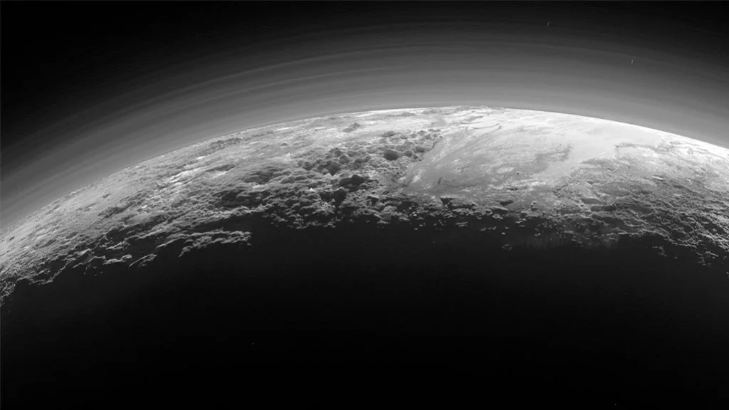 Зонд New Horizons сфотографировал закат на Плутоне - фото 1