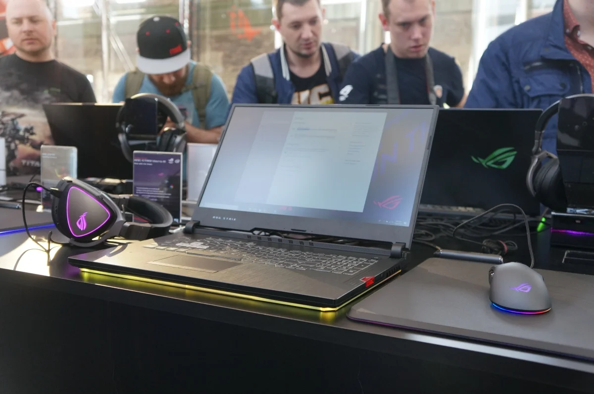 ASUS показала ноутбуки на 240 Гц и с ключами доступа, как у автомобилей - фото 13