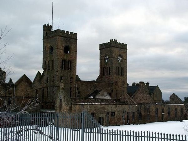 На фото со съёмок «Бэтмена» нашли намёки на сюжет «Долгий Хэллоуин» - изображение 7 На фото со съёмок «Бэтмена» нашли намёки на сюжет «Долгий Хэллоуин» - фото 7