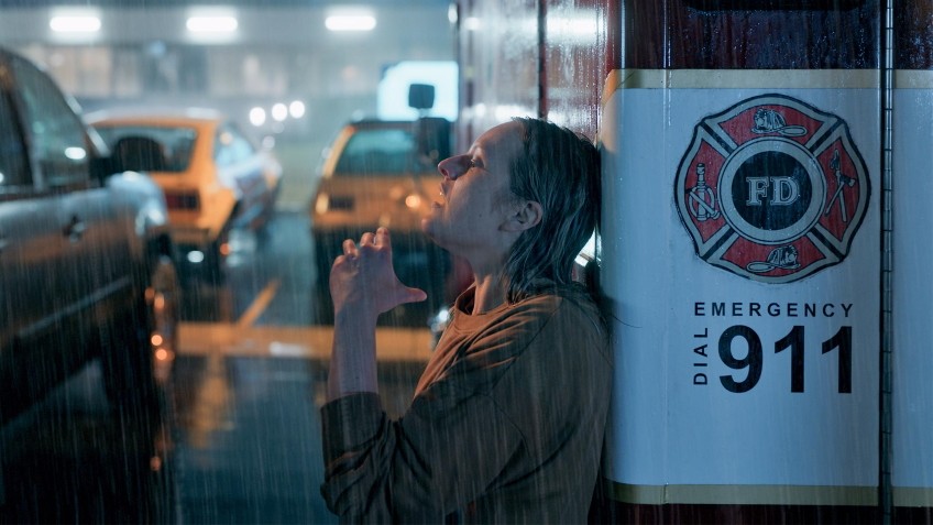Дебютный трейлер триллера «Человек-невидимка» - изображение обложка