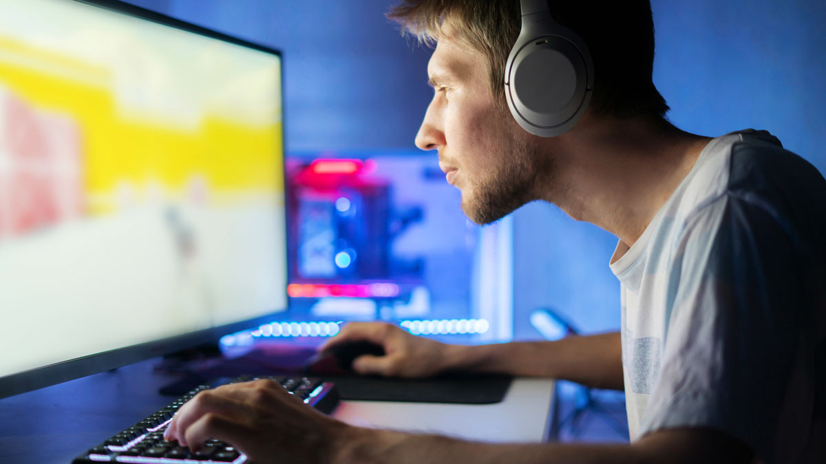 Геймеры США начали играть и тратить на игры больше после начала пандемии - изображение обложка
