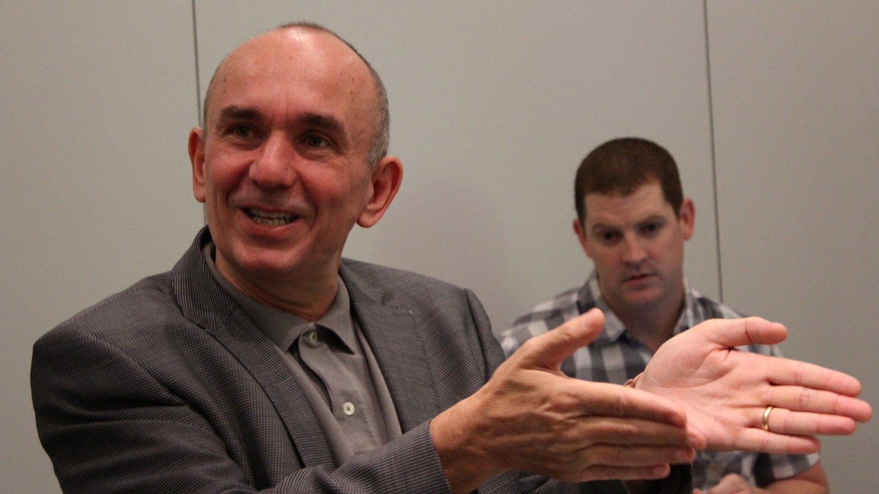 Более тысячи человек хотят работать с Питером Молиньё - изображение обложка