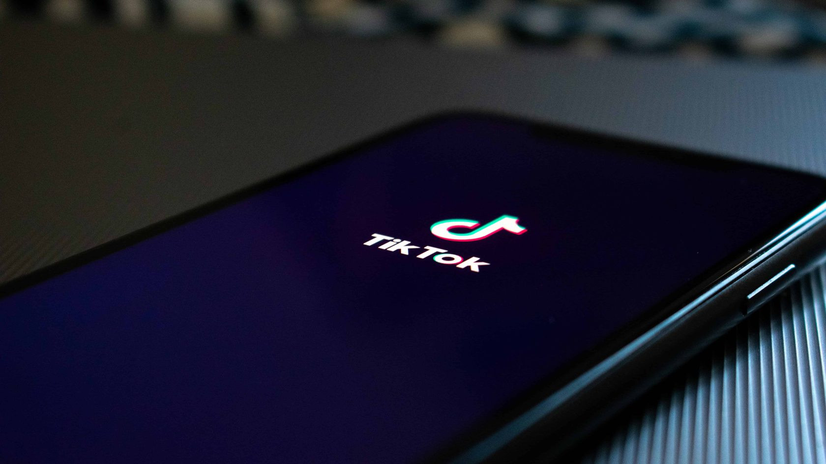 На покупку TikTok подали заявки Microsoft, Walmart и Oracle - изображение обложка