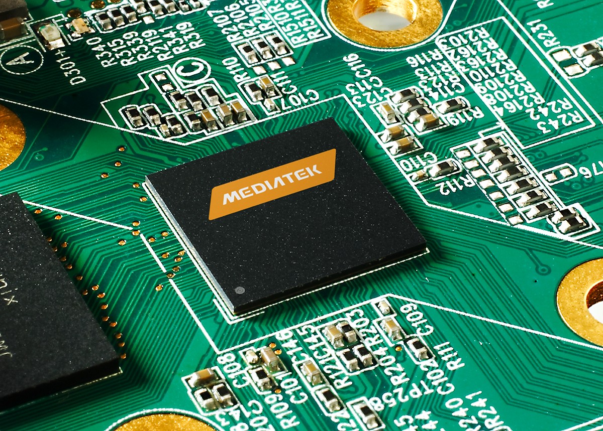 Samsung может перейти на чипы MediaTek для смартфонов среднего уровня с 5G - изображение обложка