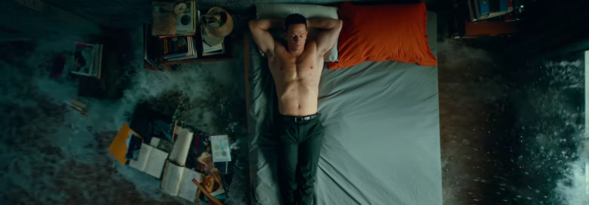 Марк Уолберг вспоминает прошлые жизни в трейлере «Бесконечности» - изображение обложка