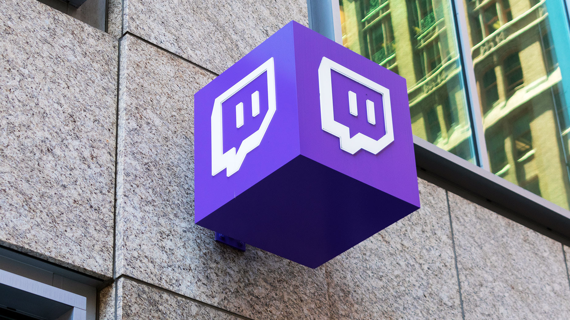 Twitch обещает рассказывать забаненным стримерам, в чём они провинились - изображение обложка