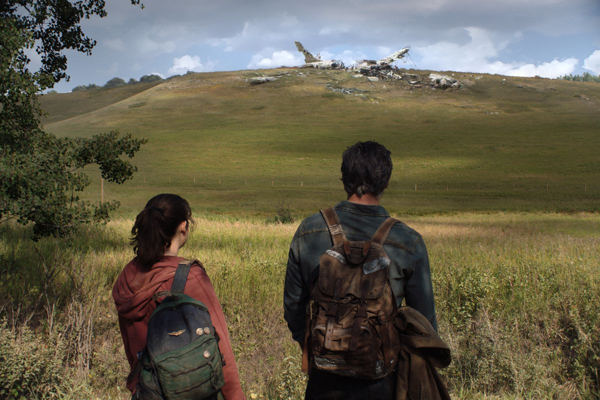 Педро Паскаль поделился закулисными снимками со съёмок The Last of Us - изображение обложка