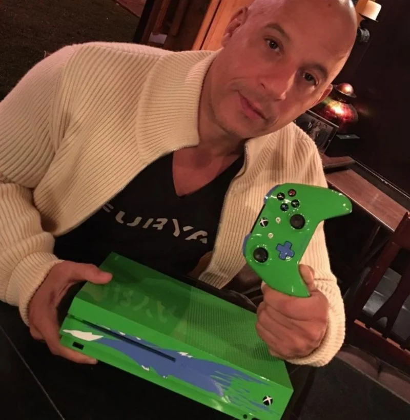 Microsoft сделала специальную Xbox One S в честь Пола Уокера - фото 1