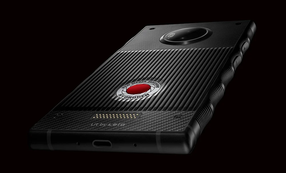 Cмартфон Red Hydrogen One предстал на новых официальных изображениях - фото 3