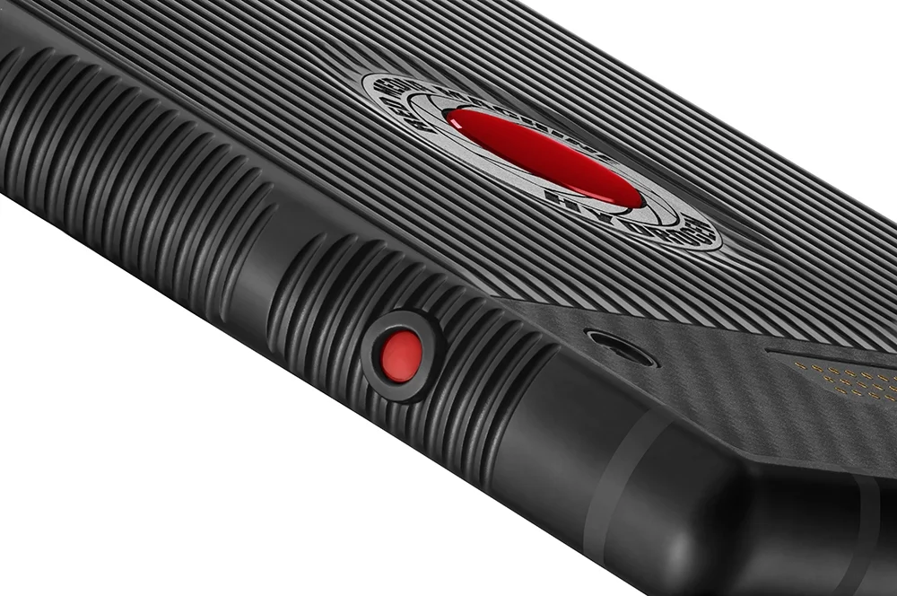Cмартфон Red Hydrogen One предстал на новых официальных изображениях - фото 1