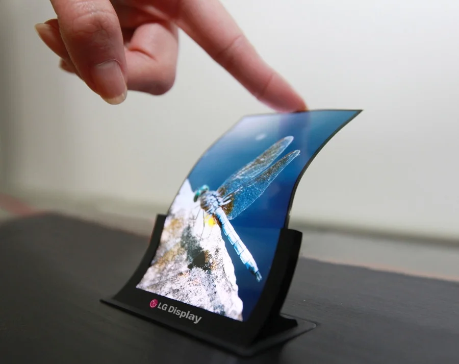 Слух: LG покажет сгибающийся смартфон в январе - фото 1