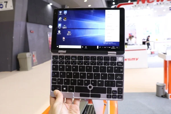 СМИ: Chuwi показала свой мини-лэптоп - фото 1