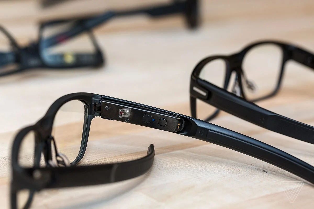 Intel готовит «умные» очки Vaunt - фото 1